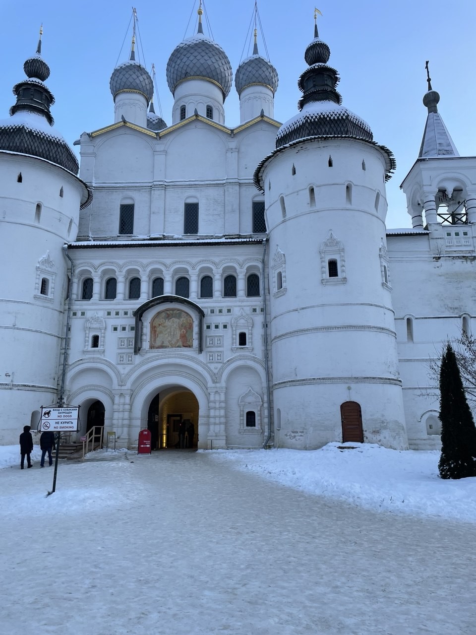 Гуляли с Еленой на обзорной экскурсии по Ростову Великому! Чудесный рассказчик, очень доброжелательная и внимательная экскурсовод