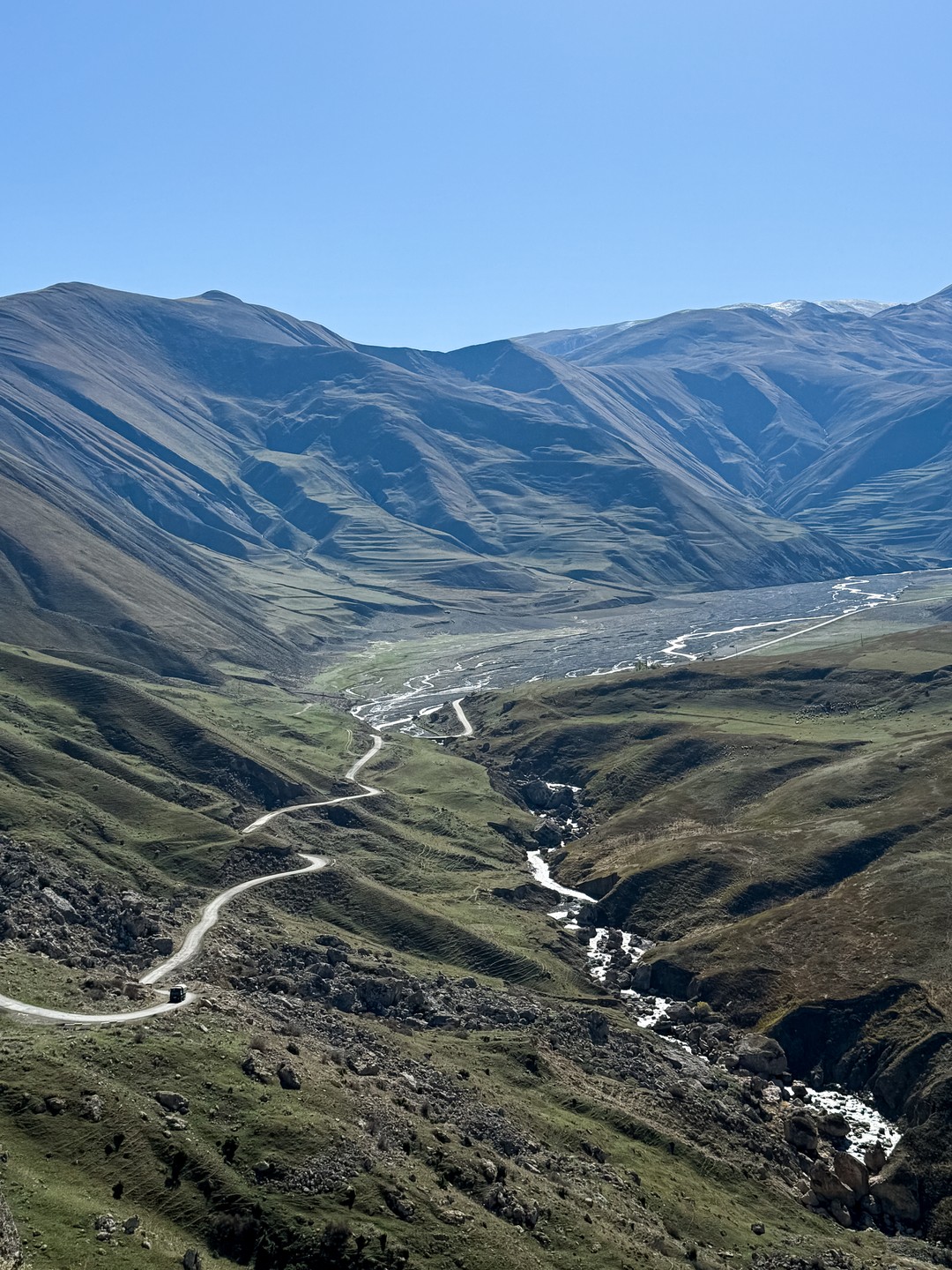 Розовое озеро, Бешбармаг, горы Хызы и село в облаках Хыналыг: групповая экскурсия (Ангелина)