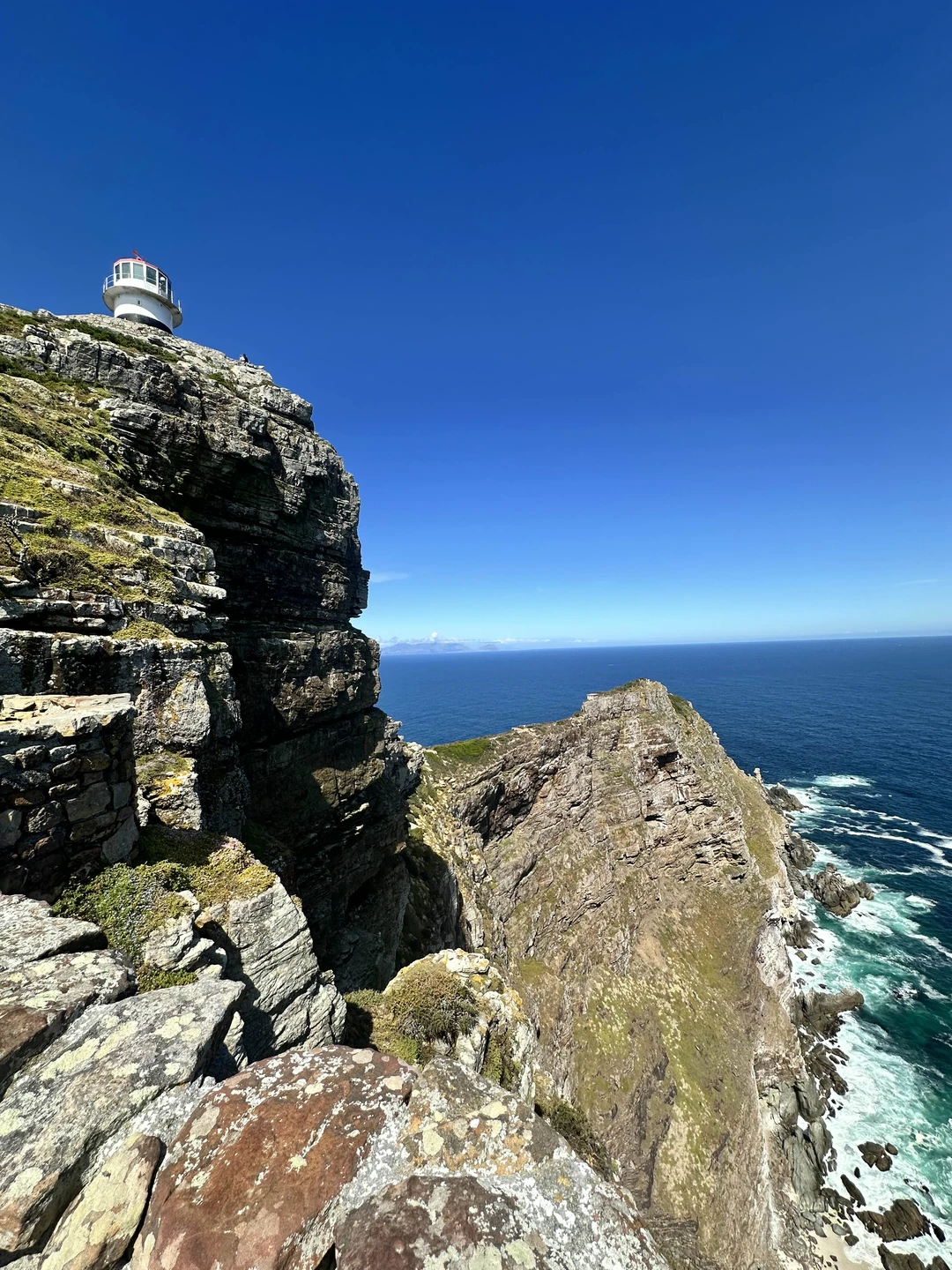 Олег провел очень интересную экскурсию. Рассказал много историй про ЮАР и про Кейптаун. Мы посетили мыс