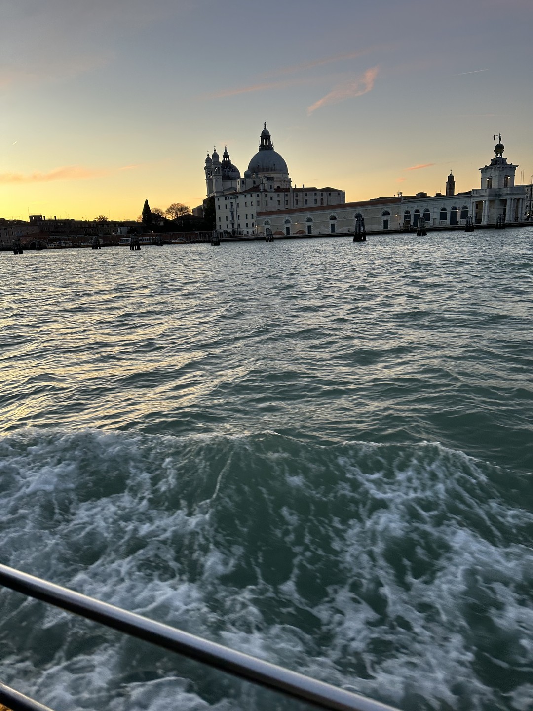 Знакомство с Венецией прошло на высшем уровне через Татьяну! Очень интересно! Очень комфортно с этим человеком на экскурсии! Рекомендую всем!
