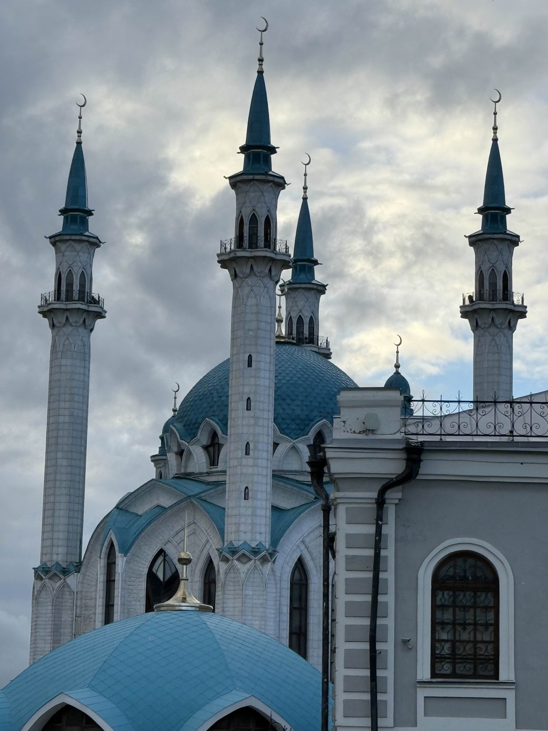Всё понравилось. Единственное, в микроавтобусе не всегда было всё видно, а потом вообще стёкла запотели. А