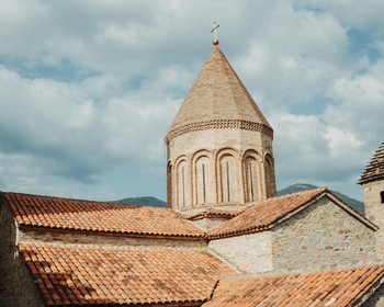 Путешествие по Военно-Грузинской дороге, Арка Дружбы и экскурсия по Тбилиси