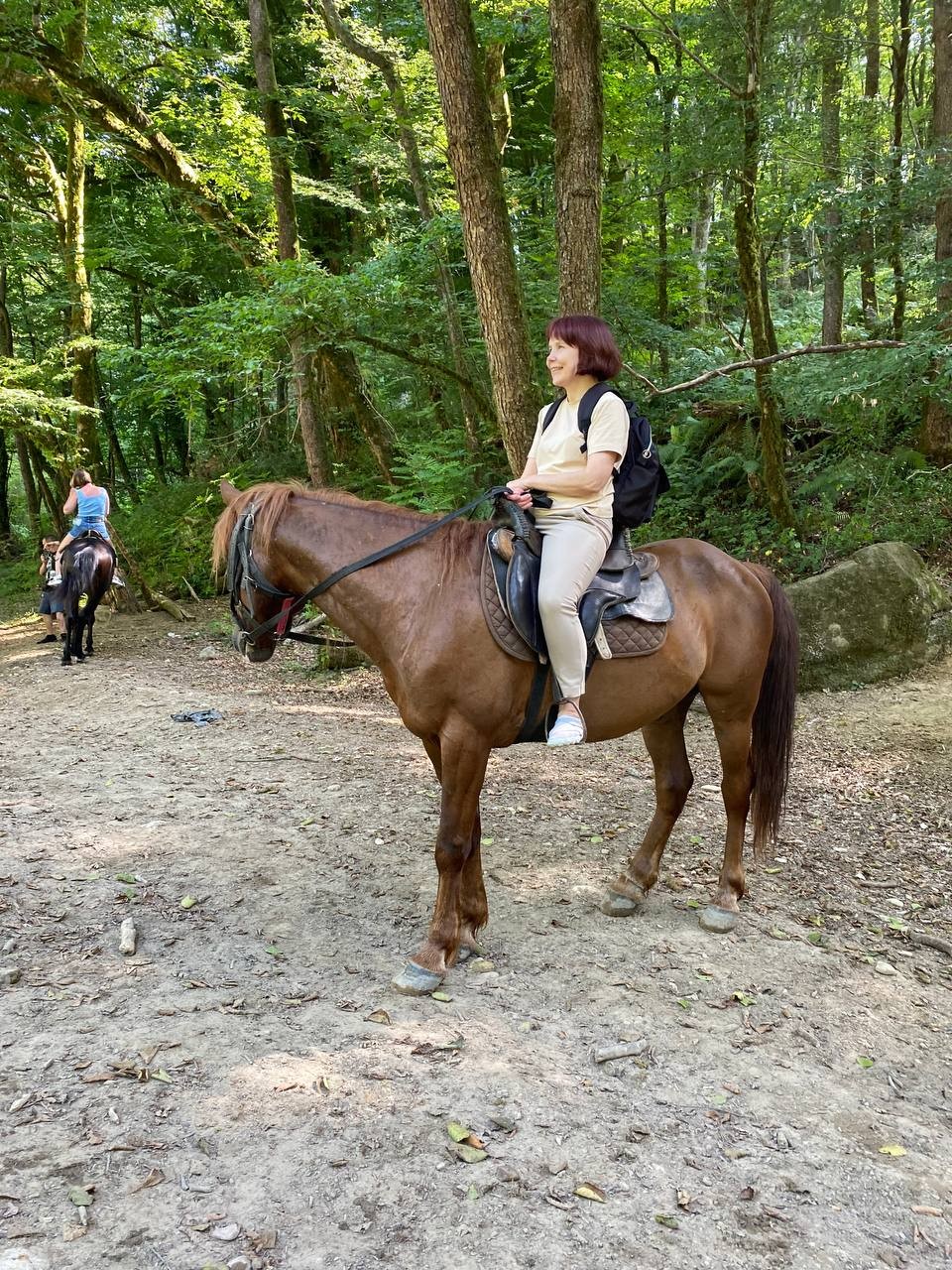 Конная прогулка по тисо-самшитовой роще (Алсу)