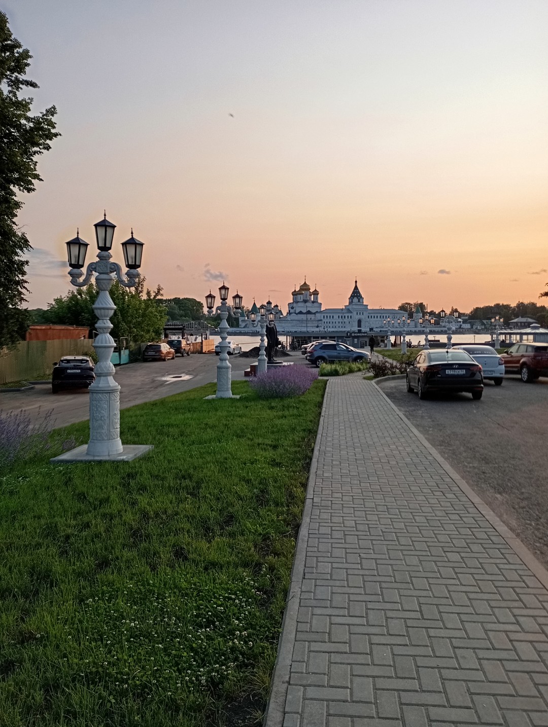 Замечательная экскурсия и экскурсовод. Было очень интересно, завораживающе и в то же время познавательно, сами до