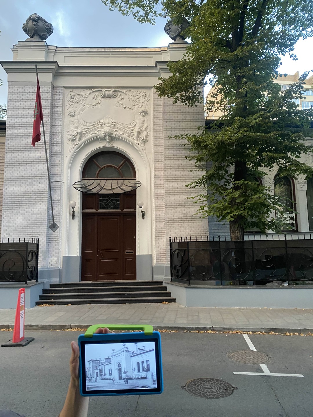 По арбатским дворам с диктором Первого канала - стендап-прогулка (Алла)