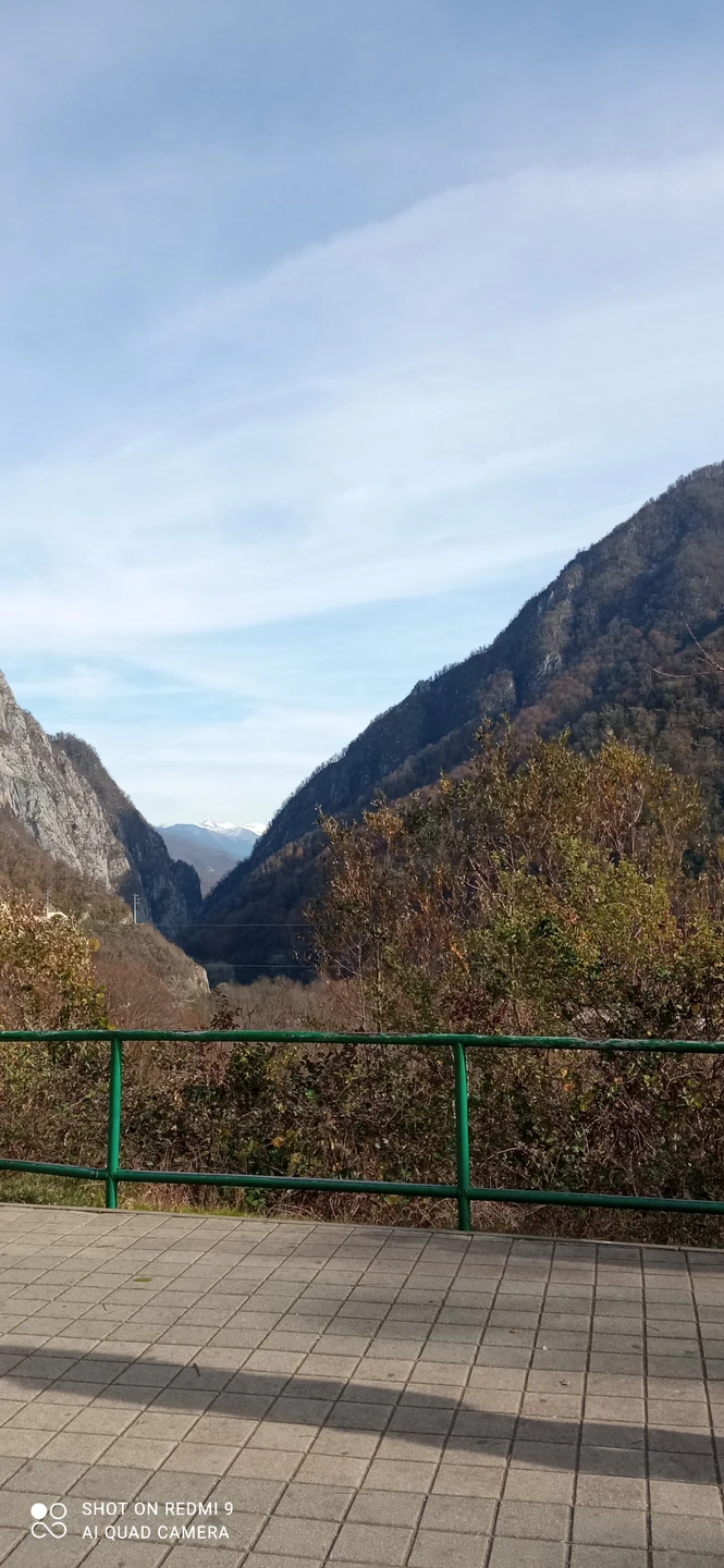 Хочется поблагодарить за увлекательную экскурсию отличного гида Марину с предельно аккуратным водителем. Все соответствовало ожиданиям и