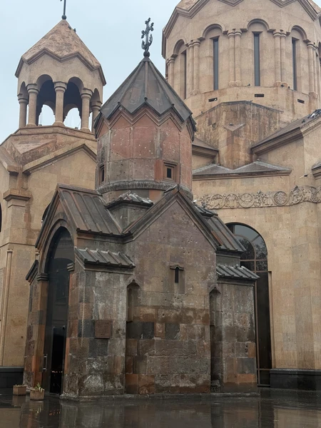 Хотим поблагодарить Арама за возможность познакомиться с прекрасным Ереваном. Экскурсия полностью оправдала наши ожидания, было познавательно
