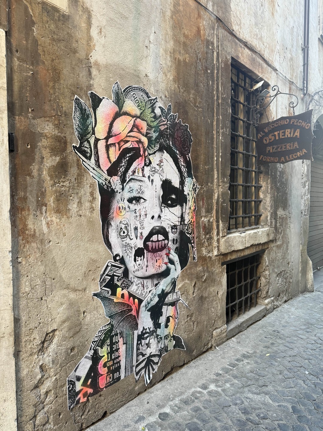 Легкая прогулка с интересным рассказом. Увидите 80% обязательной Римской программы за 1 вечер в приятной компании. Рекомендую 👌