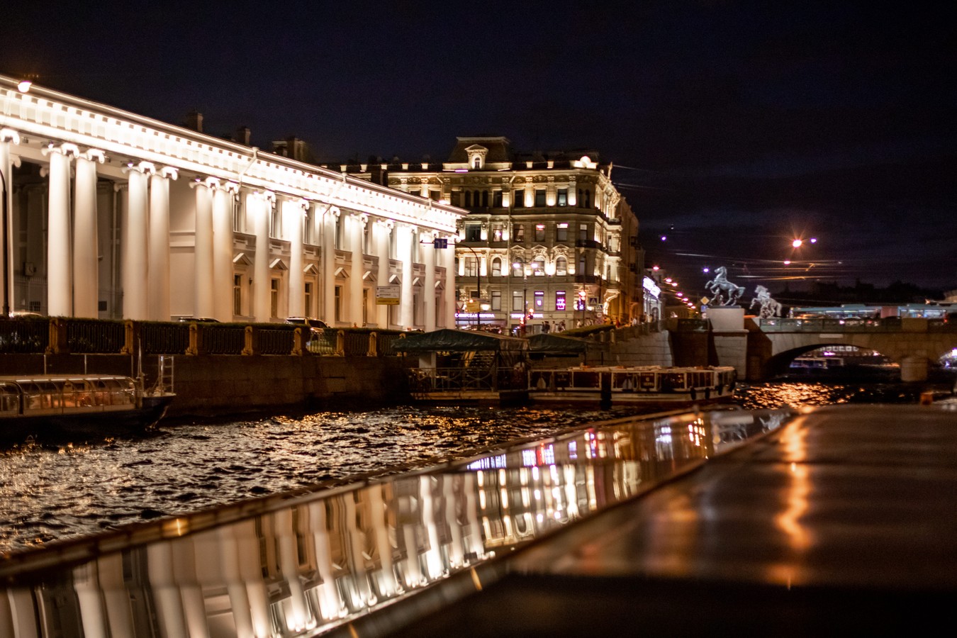 Музыка разводных мостов Петербурга: групповая прогулка на теплоходе