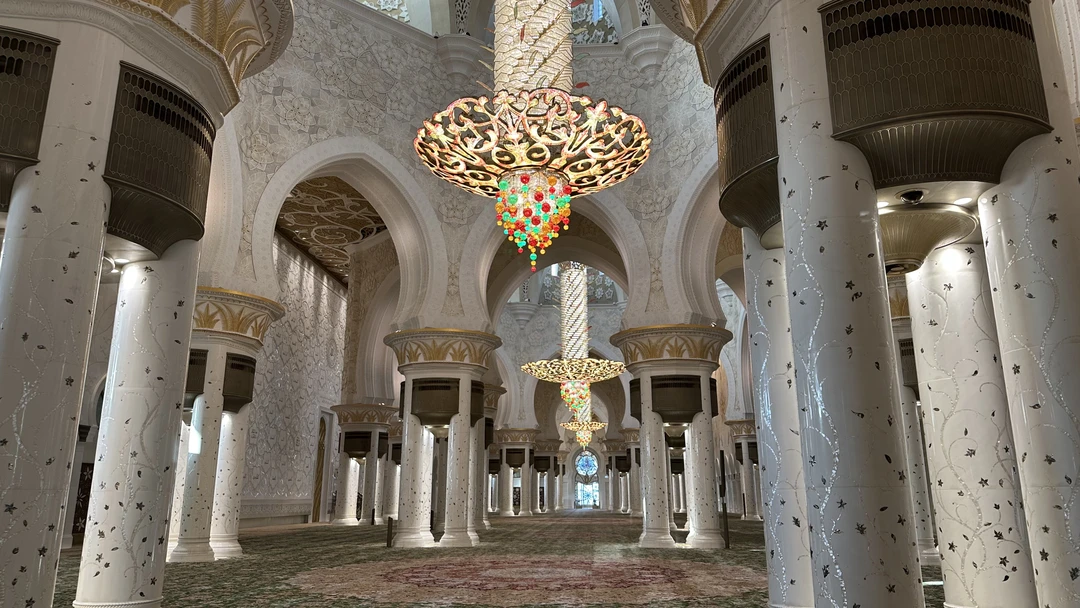 Брали на 3-х человек данную экскурсию. Экскурсию проводил гид=водитель Фируз на новом автомобиле Киа Карнивал. Забрал