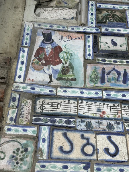 совершенно потрясающая Мириам! экскурсия очень интересная, невероятно эмоциональная. история, культура, традиции, юмор - все это мы получили сполна!