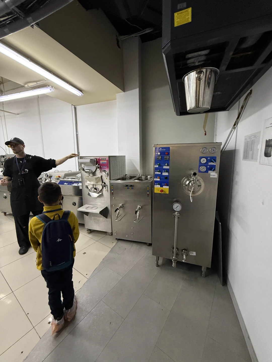 Отличная экскурсия, интересно и детям и взрослым. Очень вкусное мороженое, даже много)