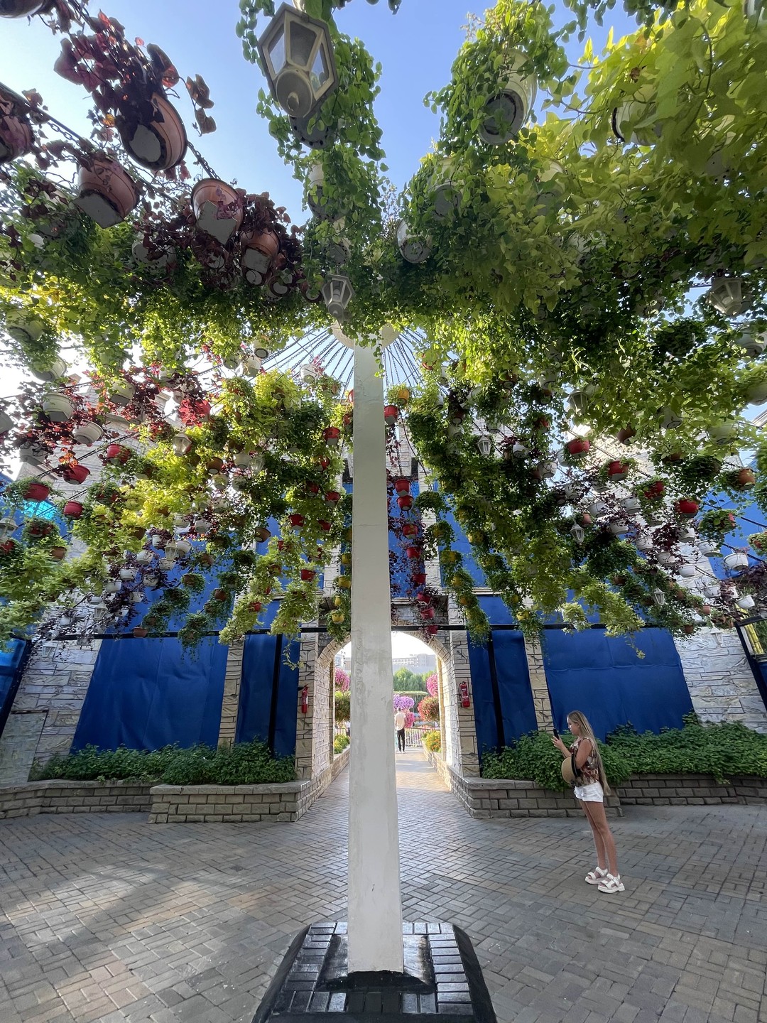 Прекрасный гид Азиз!!! Нам крупно повезло! Обширные знания страны,обычаи, религии народов,законы!!!