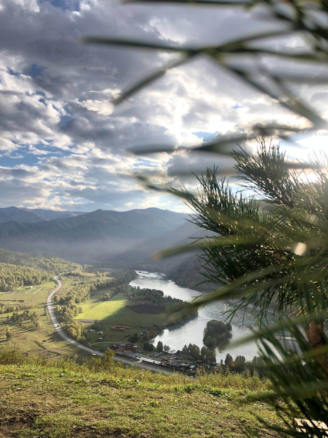 Очень интересная экскурсия, Радмила посветила нас в историю Алтая, рассказала об приготовлении барана, показала зубра по