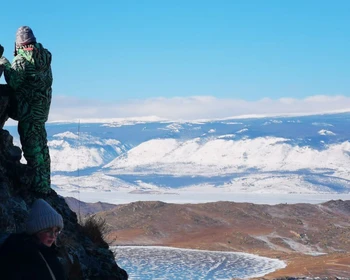 Рассвет у Ольхонских ворот, мыс Кобылья Голова, остров Огой, мыс Драконы, велопрогулка по льду