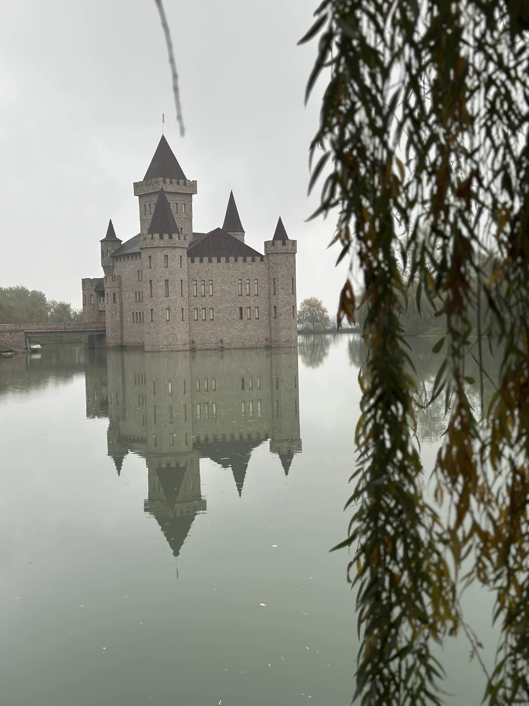 Благодарим Юрия за комфортную красивую и насыщенную поездку! Замок винодела впечатлил своей красотой, жаль, что такое