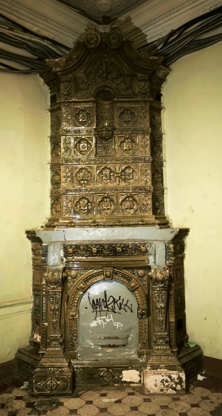 Гидом был Анатолий. Всё рассказал доступно и со знанием материала. Умничка! Спасибо огромное!