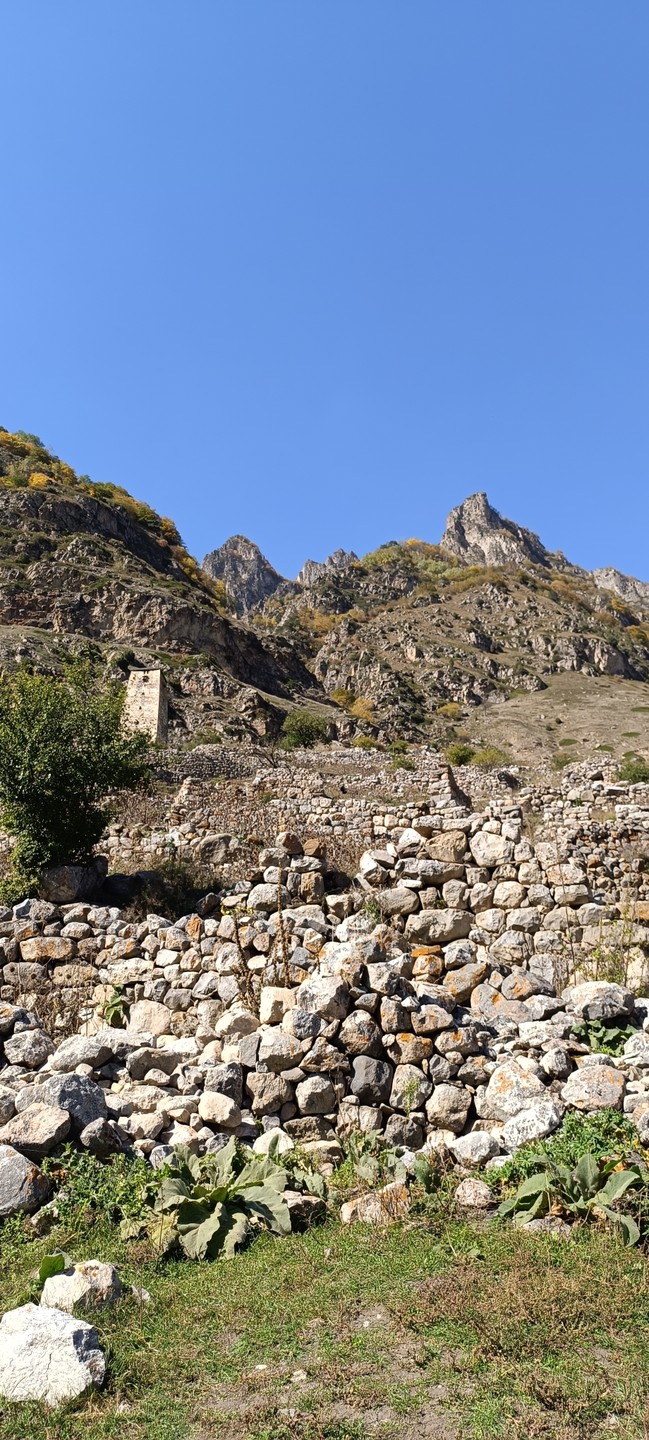 Прекрасно провели время. Повезло с погодой, но мы и смотрели внимательно прогноз. Наш гид Арсений просто