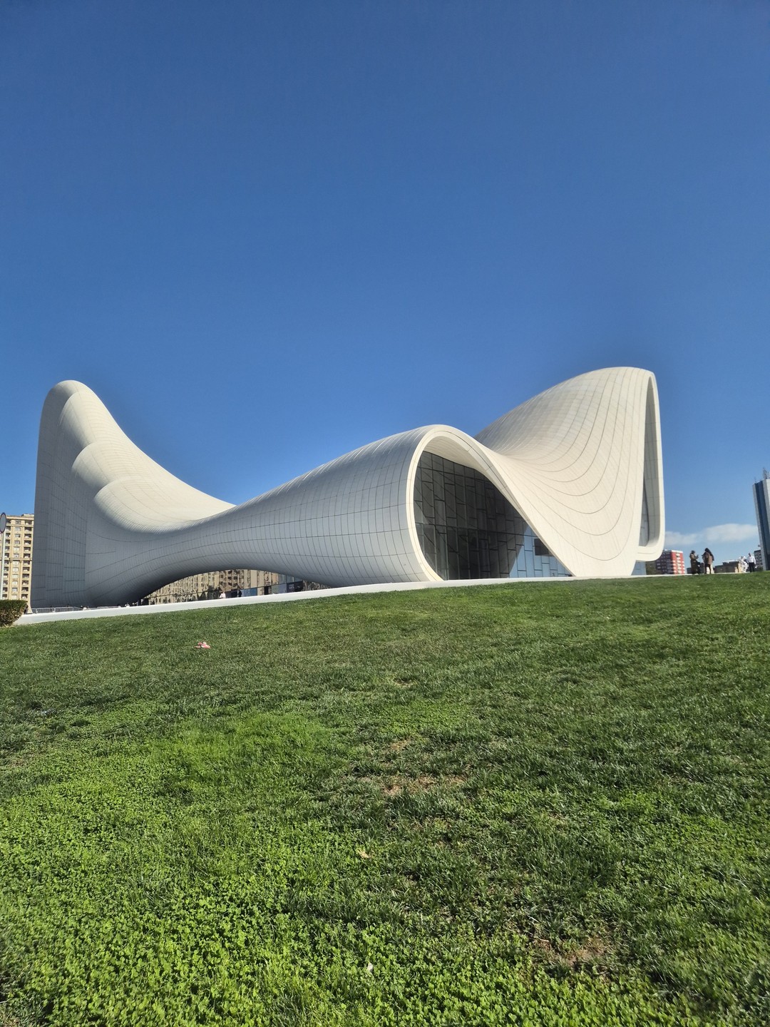 Прекрасная экскурсия. Мы посмотрели все знаковые места Баку. Севендик все показал, рассказал, легко и только факты))