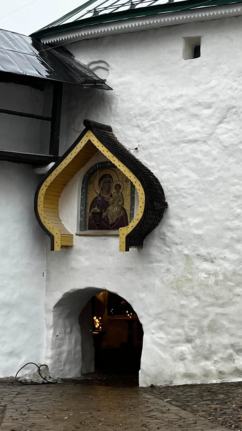 Автобусная экскурсия из Пскова в Изборск и Печоры (Зоя)