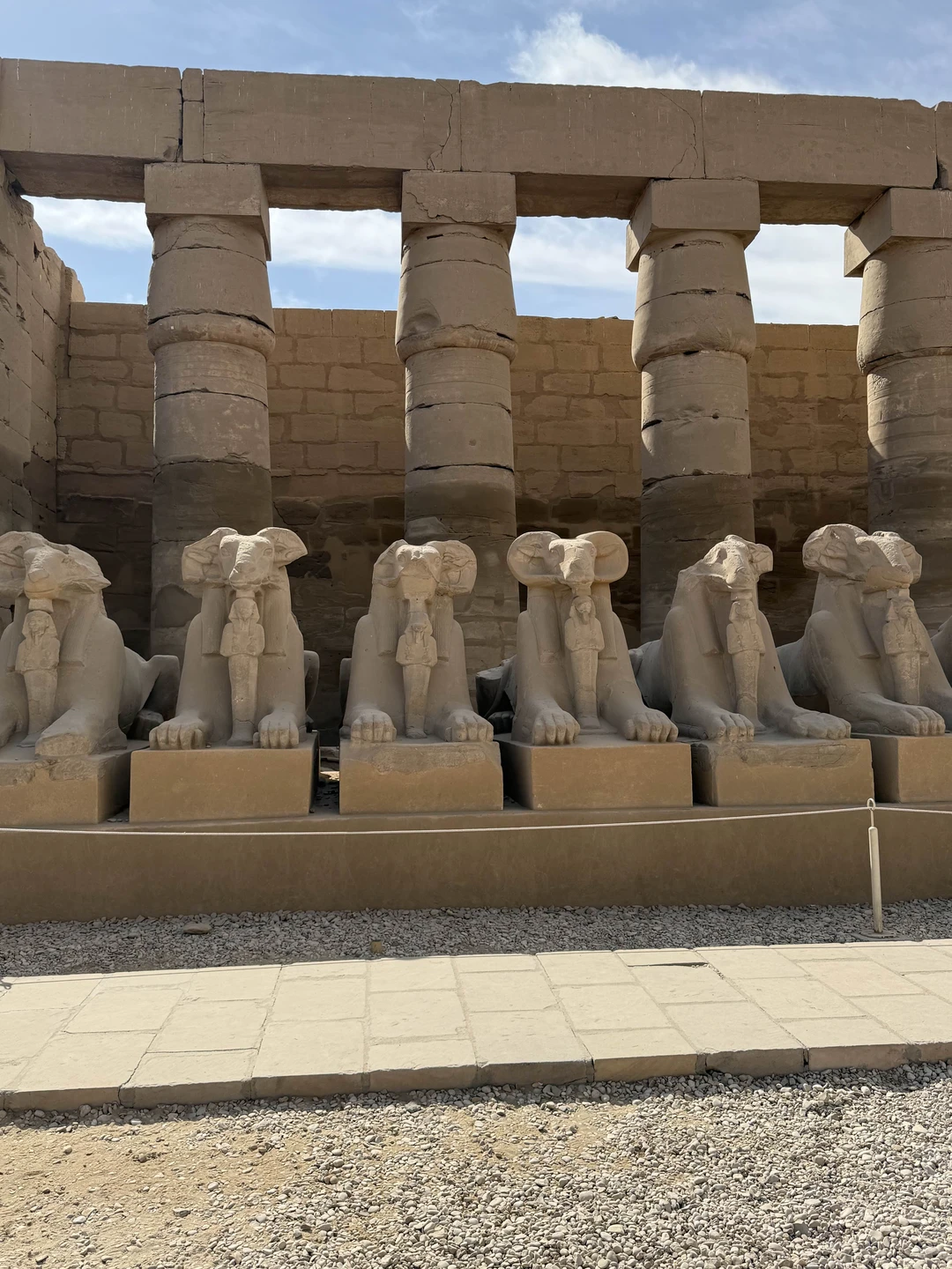 Были на экскурсии в январе. Мы были втроем. Экскурсия индивидуальная только для нас.