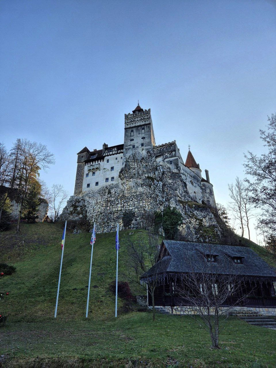 Хочу поблагодарить экскурсовода Зою за две замечательные экскурсии — «Знакомство с колоритным Брашовом» и «Замок Дракулы: