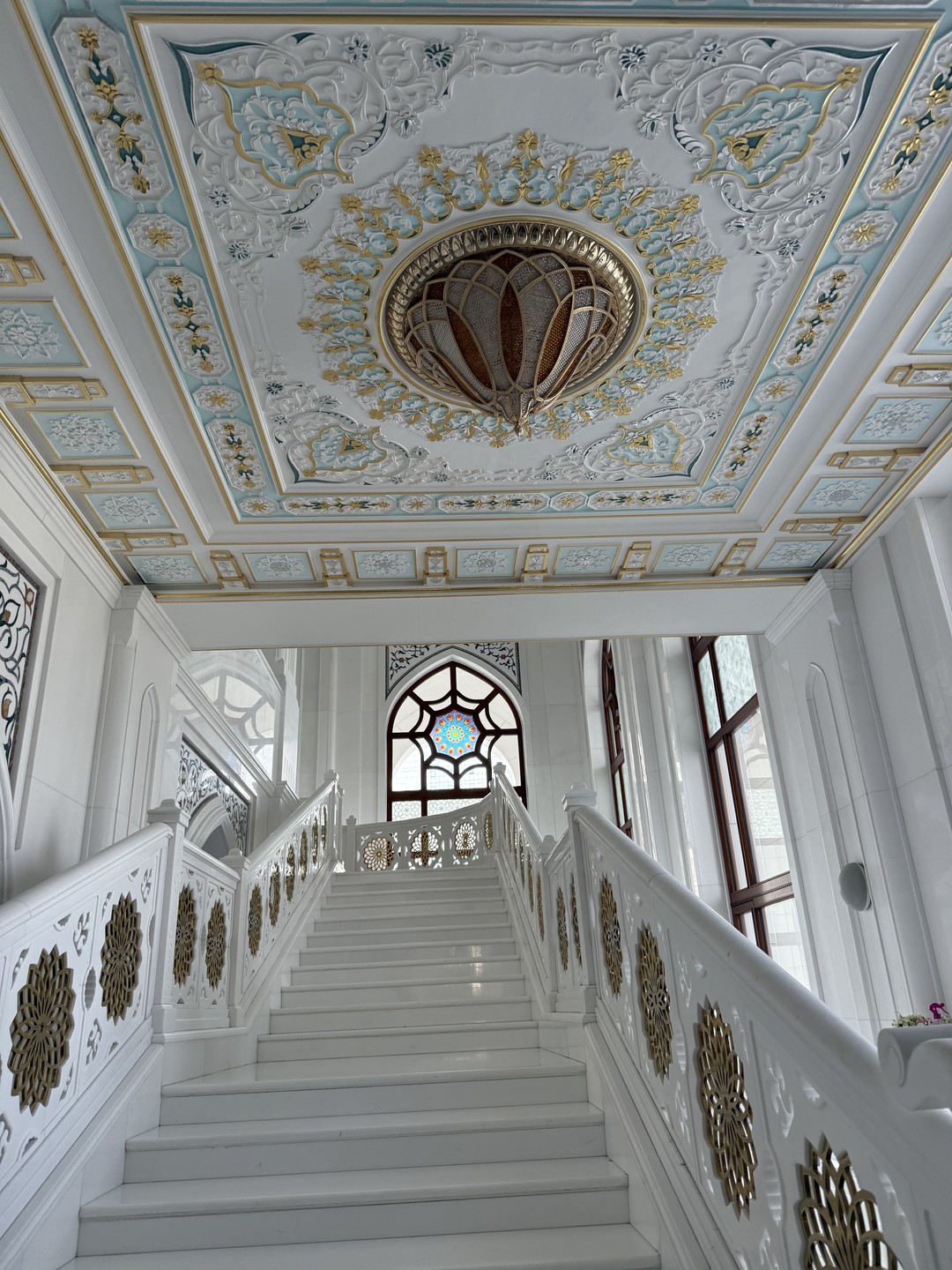 Хочу выразить огромную благодарность нашему гиду Муслиму за невероятную и незабываемую экскурсию по Чечне!