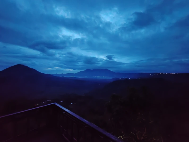 Невероятные ощущения. завораживающие, неземные пейзажи вулкана Батур. Гид умница развлекал всю дорогу, говорит на русском и