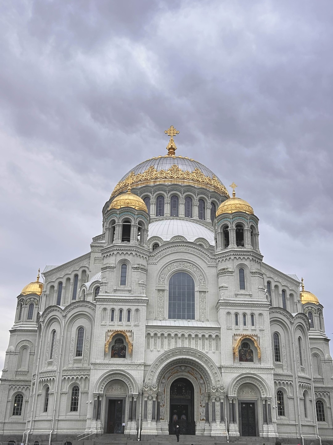 Автобусная экскурсия из Петербурга «Кронштадт - Петергоф» (Алина)