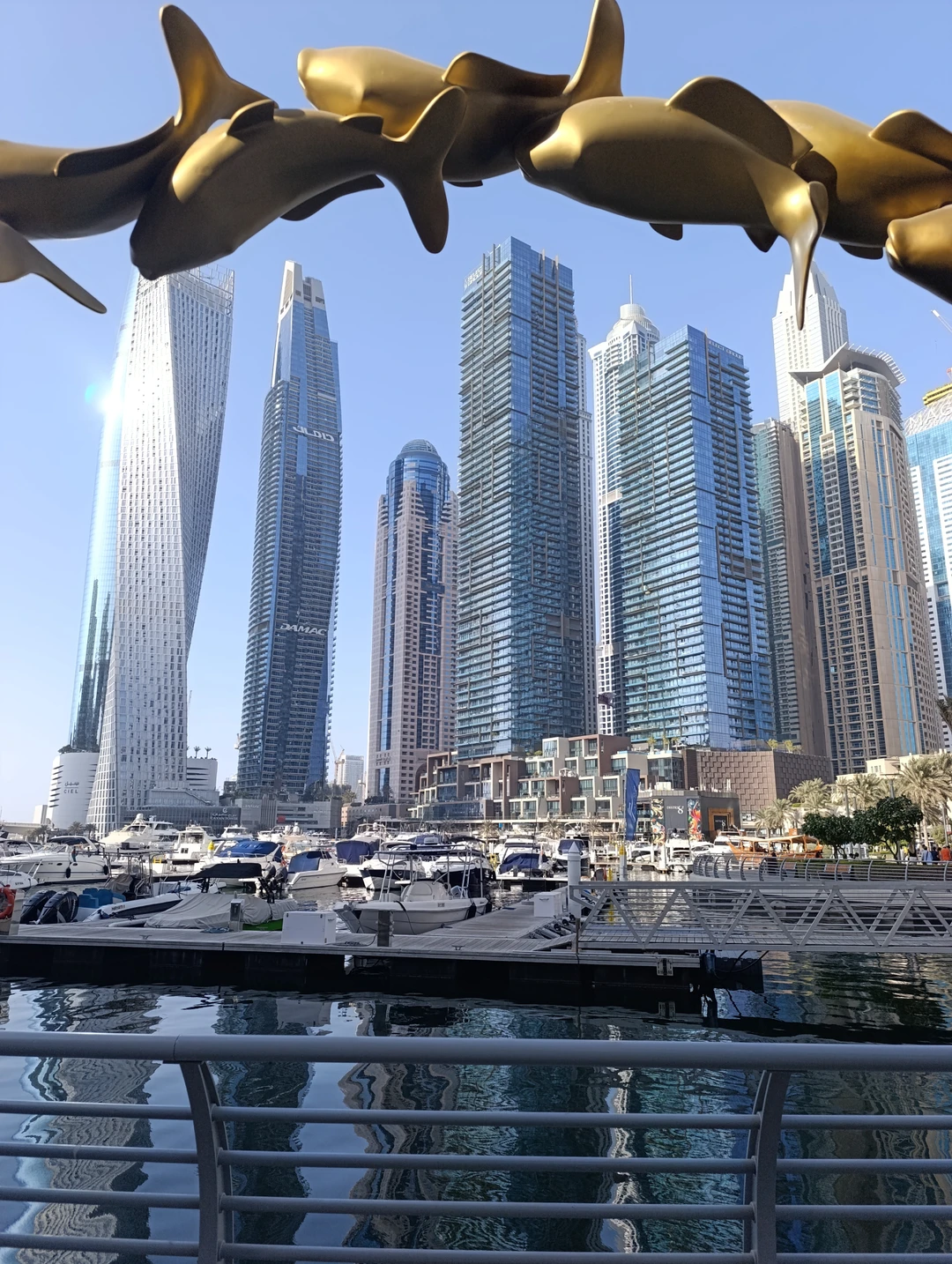 Ездили на экскурсию в Дубай из Фуджейры 09.11.25 в сопровождении экскурсовода Мохаммад Абу. Маршрут немного скорректировали
