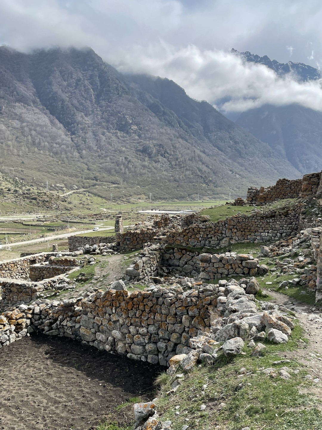 Огромное спасибо нашему гиду Игорю))) 😛за очень веселую поездку в Верхнюю Балкарию) интересно, весело, комфортно) столько