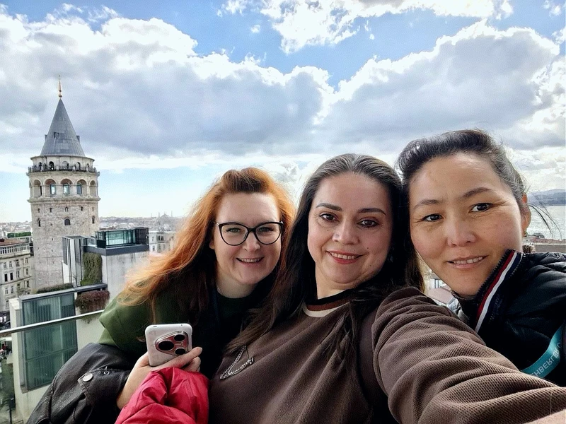 Очень понравилась экскурсия с Жанной. Мы хотели погулять именно по стороне, где находится Галата. Экскурсия проходит