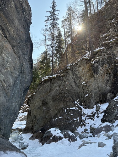 Превосходный, высшего уровня тур. Красоты неимоверные. Большое спасибо гиду Артему, начитанный и интеллигентный человек, погрузил в