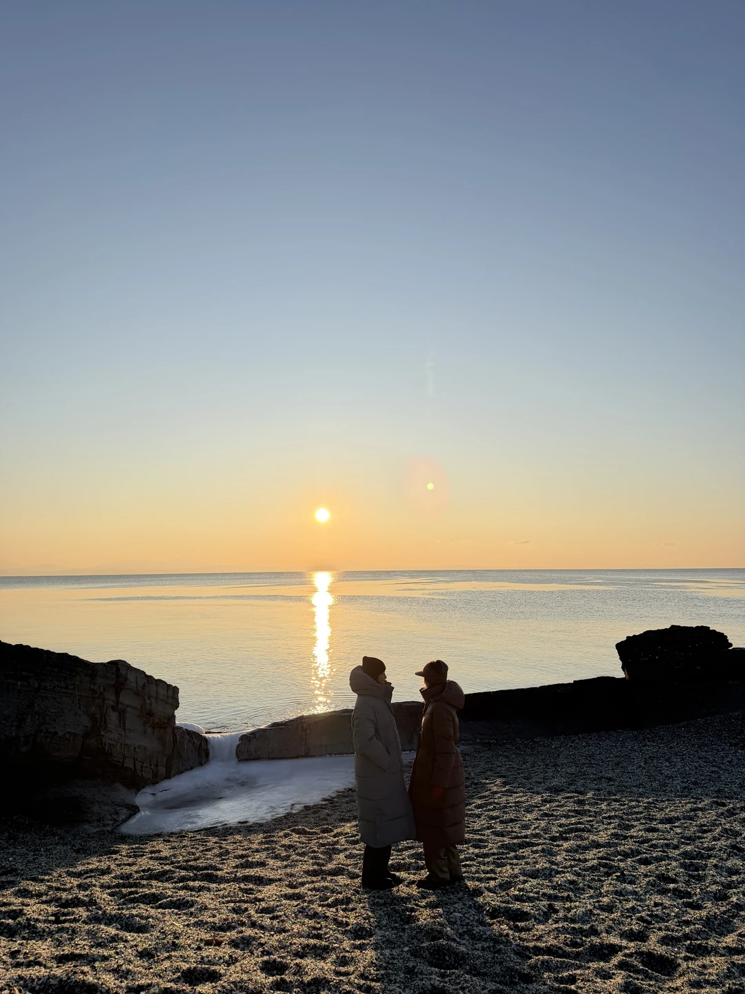 Отличная экскурсия, всё понравилось, вкусный кофе и завтрак, красивый рассвет, нам повезло идеально чистое небо, красивые стекляшки
