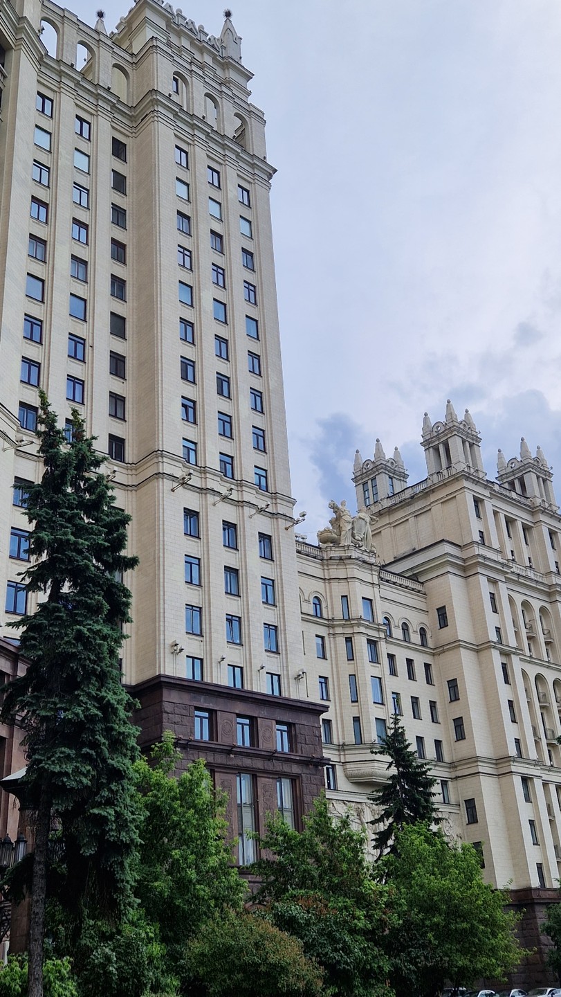Высотка на Котельнической и чаепитие с видом на Кремль (Алеся)