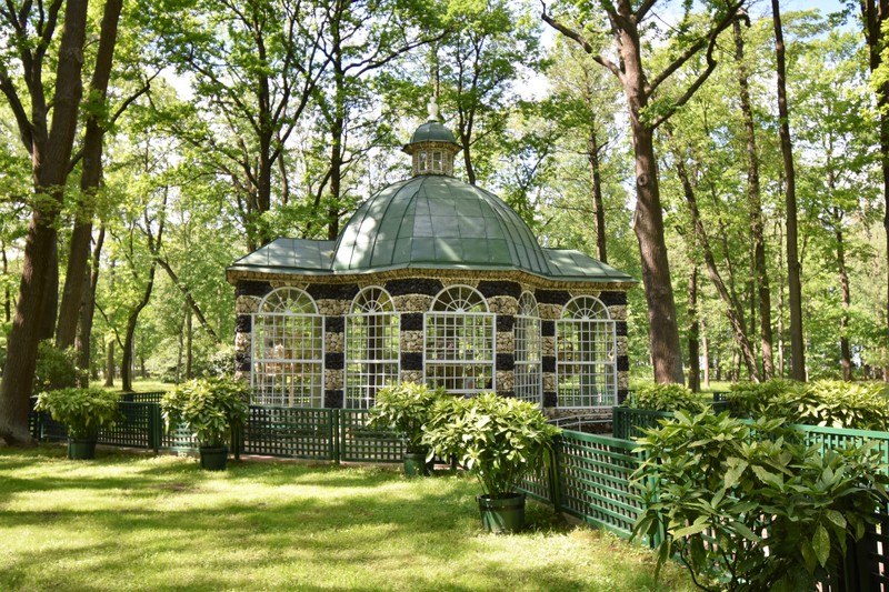 Нижний парк Петергофа: оранжерея, дворцы, фонтаны