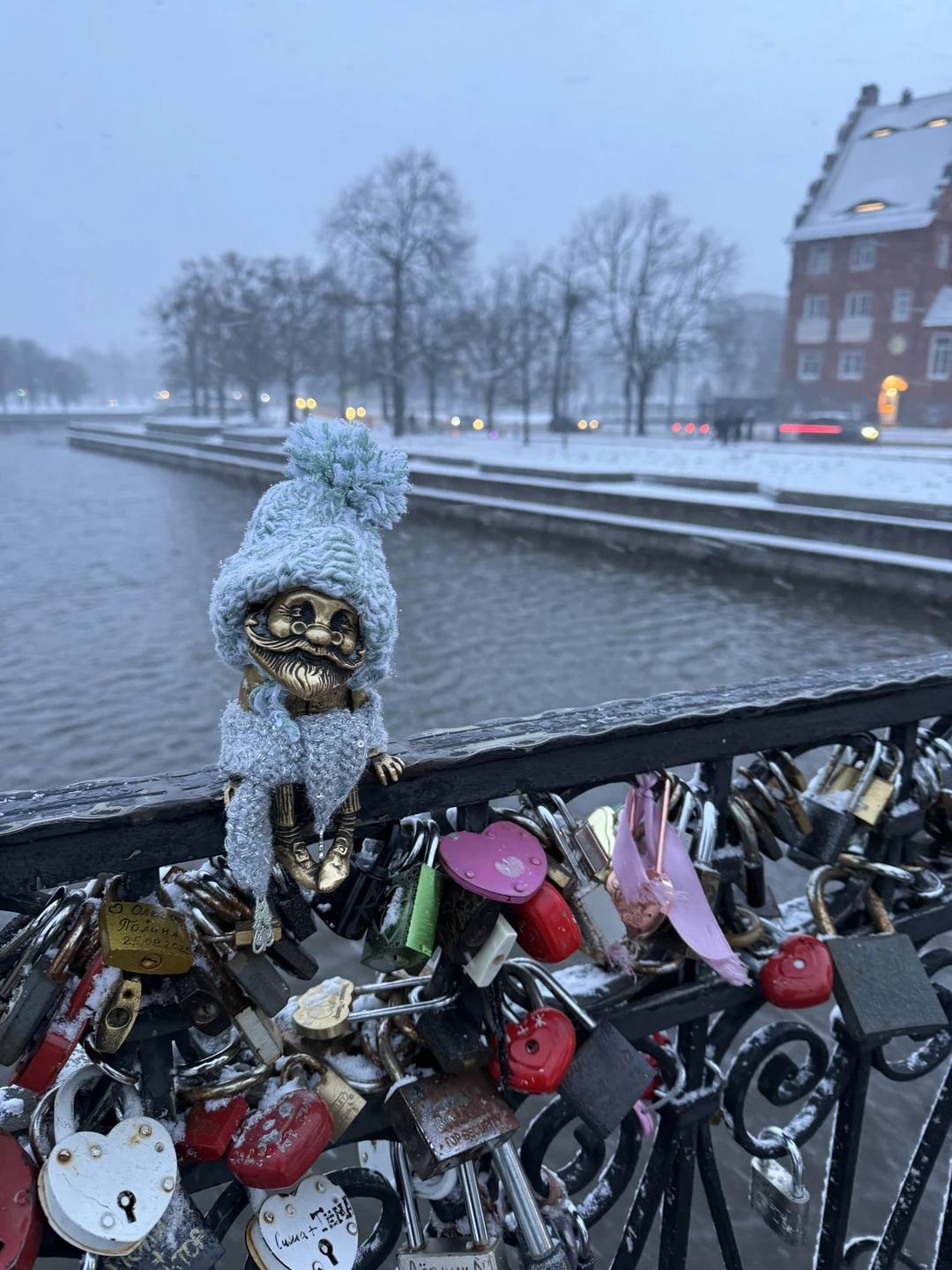 Очень содержательная и интересная экскурсия! Несмотря на погоду нам удалось познакомиться с историей прекрасного города, маршрут