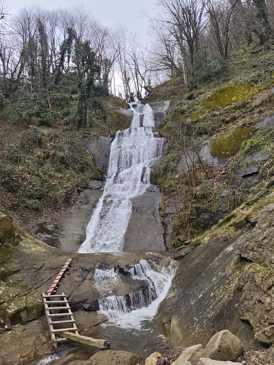 Экскурсия охватывает основные природные туристические места вокруг Батуми (как в описании), весьма насыщенная и заканчивается шикарным