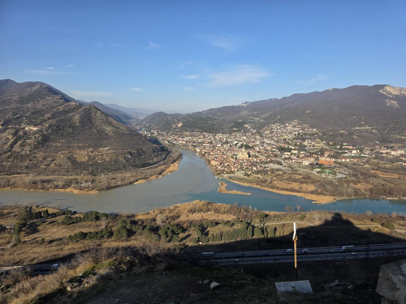 Все понравилось, гид Роберт не только рассказал много интересного по теме экскурсии но и спел нам на грузинском языке, хорошо спел. Всем спасибо!