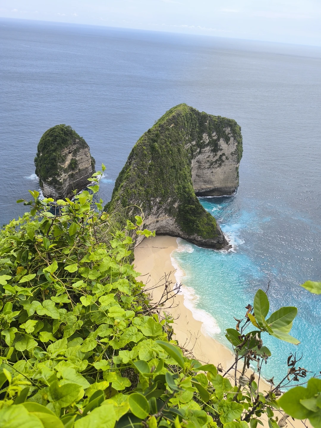 Все четко, все вовремя. Потрясающие локации! Тяжёлые подъемы, но это того стоило! Увидеть эту красоту своими