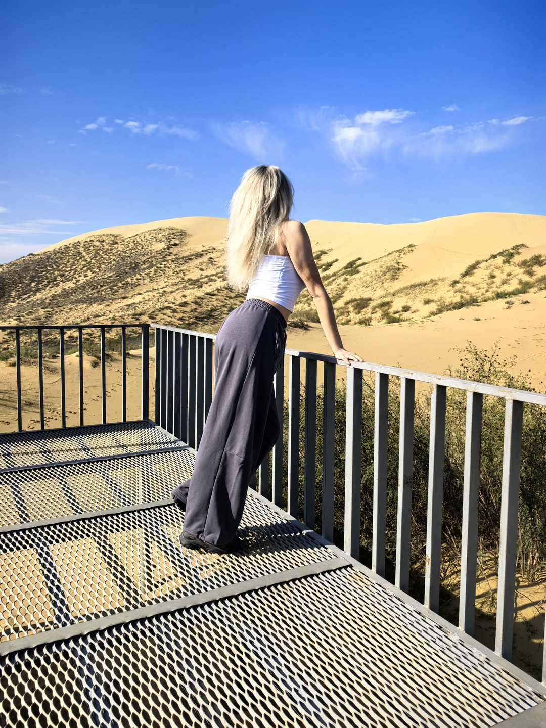 Поездка по Сулакскому каньону оставила незабываемые впечатления! Маршрут получился насыщенным: сначала посетили бархан Сары‑кум — впечатляющее