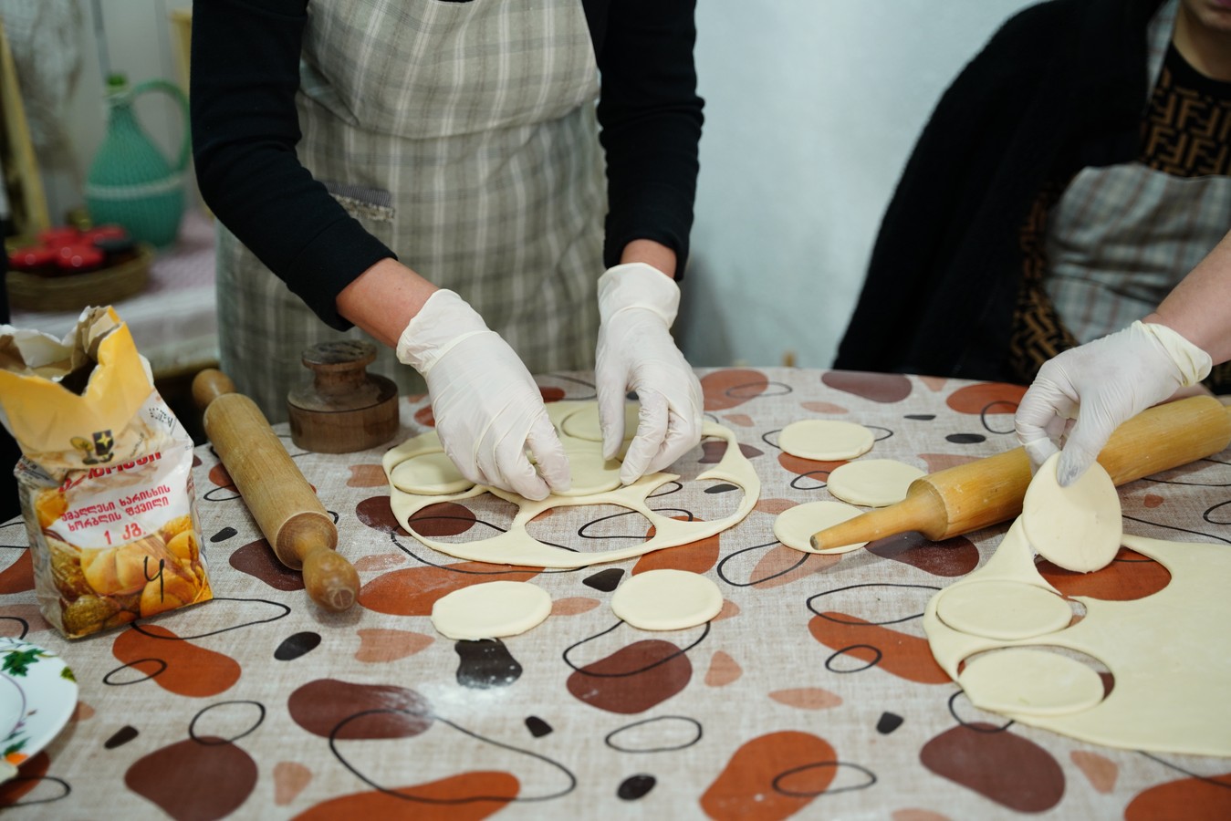 Домашние хинкали и вино: мастер-класс в Кутаиси