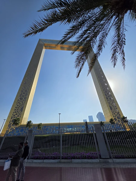 Нормальная обзорная экскурсия, возможно посетить по желанию объекты экскурсии