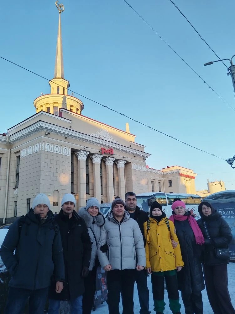 На выходные в марте решили посетить Карелию. Поезд прямой из Москвы в Петрозаводск. Так как только