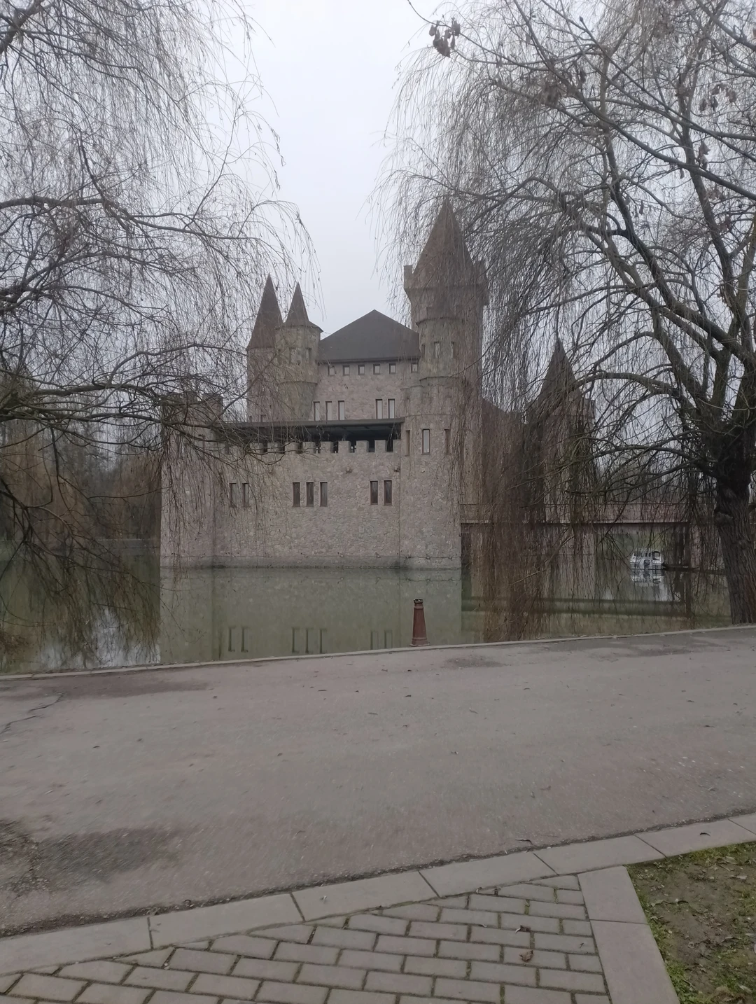 Отзыв пишу почти спустя три месяца, но впечатления от поездки до сих пор отличные! Экскурсия началась