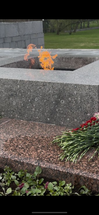 Хочу выразить огромную благодарность Любови, нашему гиду по этому трагическому мемориалу. Настолько интересно и последовательно преподнесен