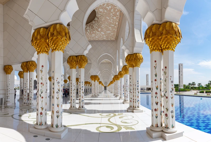 Мечеть Шейха Зайда и музей teamLab Phenomena в Абу-Даби
