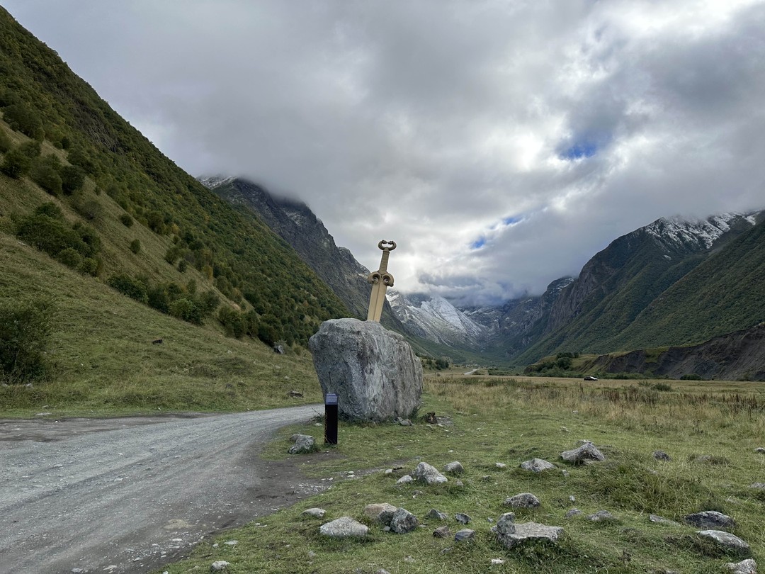 Отличная поездка, все было на высоте, большое спасибо Алику, прекрасно знает и любит свою работу. Рекомендую всем желающим.
