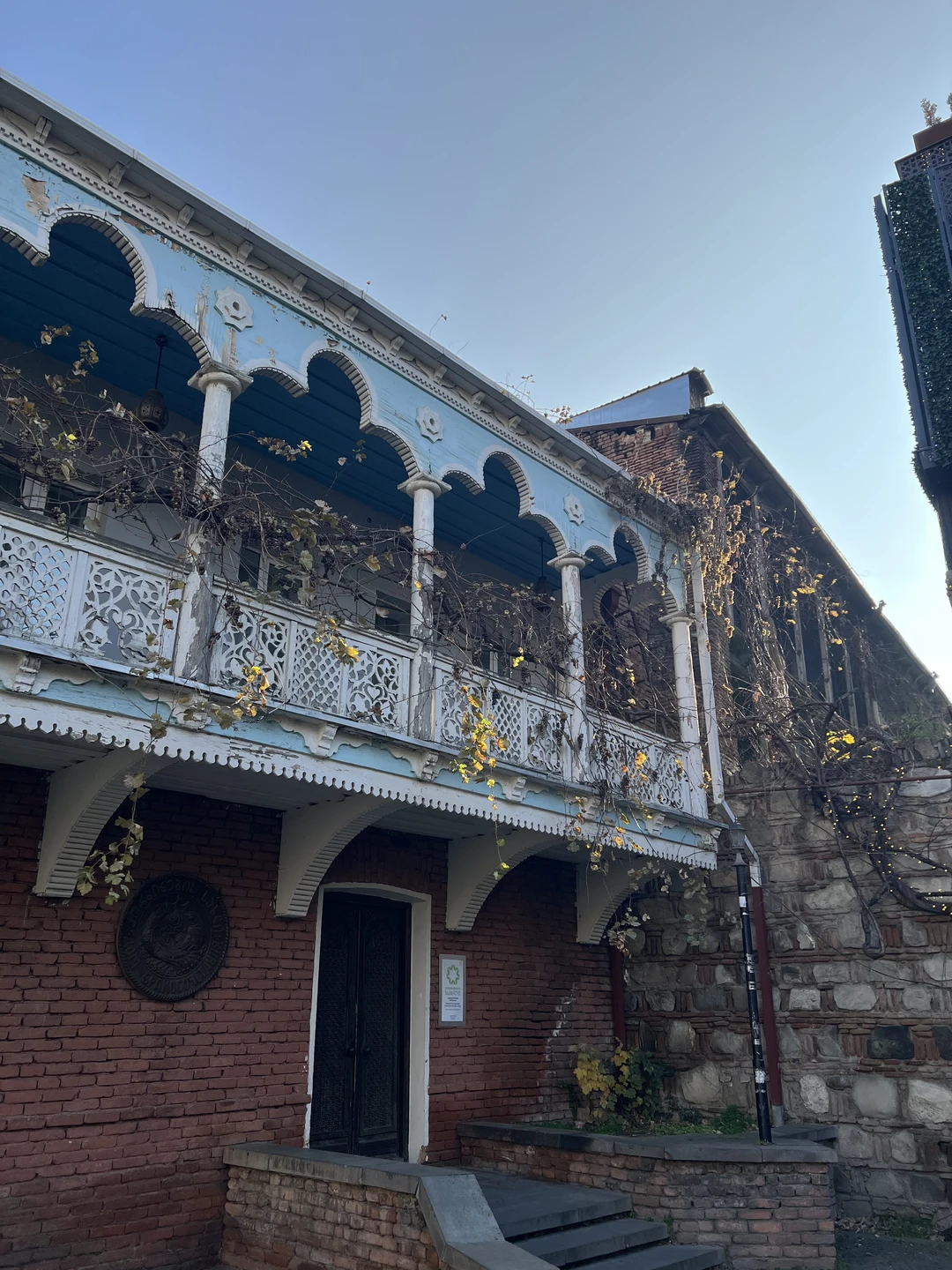 Тамара прекрасный гид, очень внимательная, веселая, отличный рассказчик, ответила на все наши вопросы, прислушалась к пожеланиям