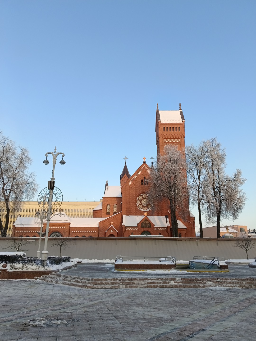 Обзорная пешеходная экскурсия по Минску (Вероника)